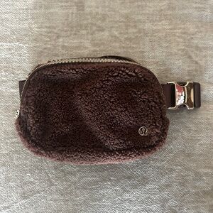 Lululemon crossbody pouch